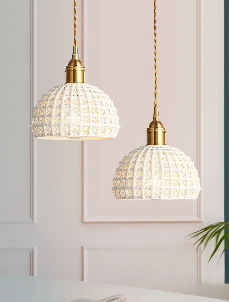 Brass ceramic single-head pendant light in all-copper finish for bedroom or dining room, 220V Nordic hanging lamp