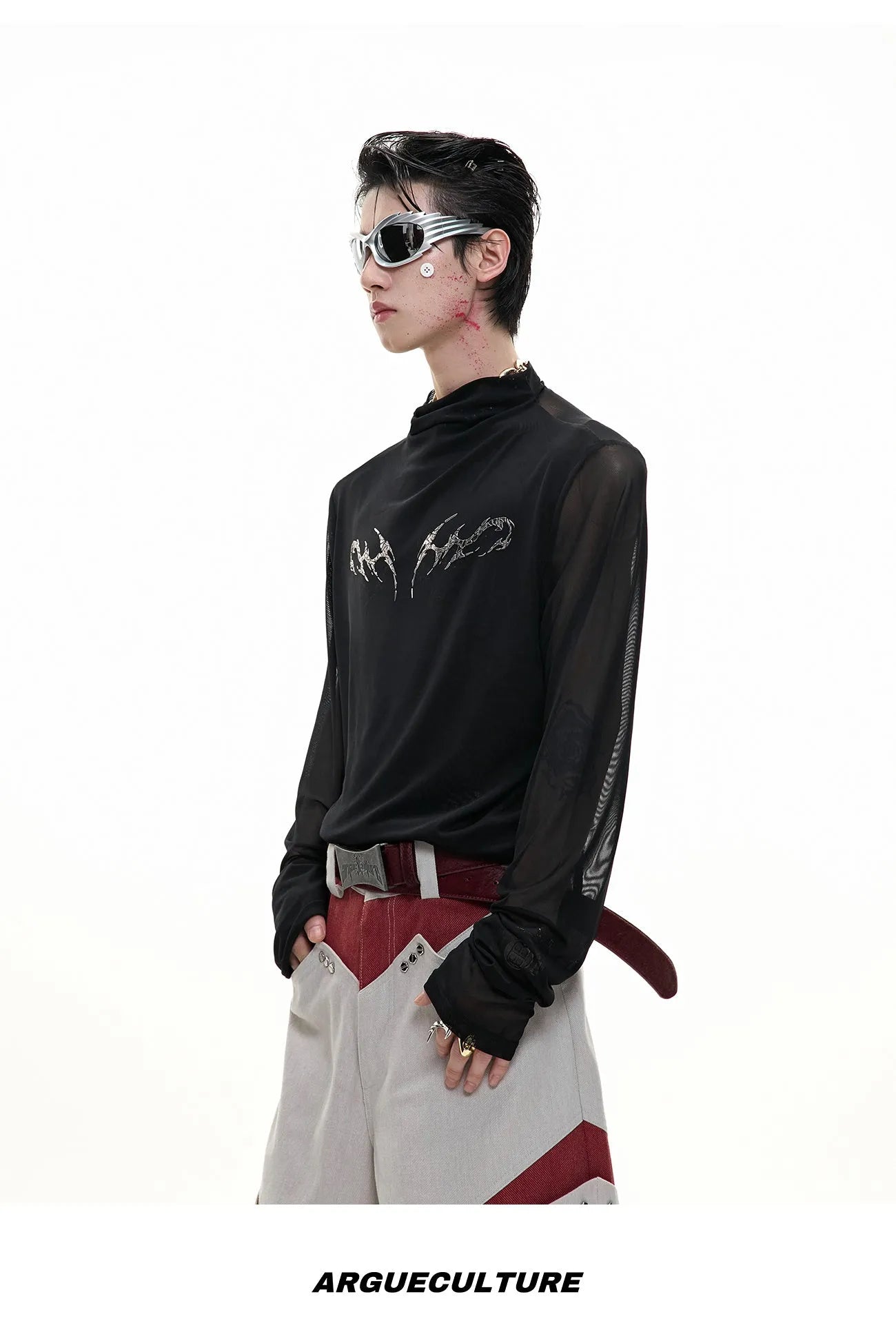 Slim fit long sleeve mesh shirt in black or white with ice-feel polyester and spandex fabric