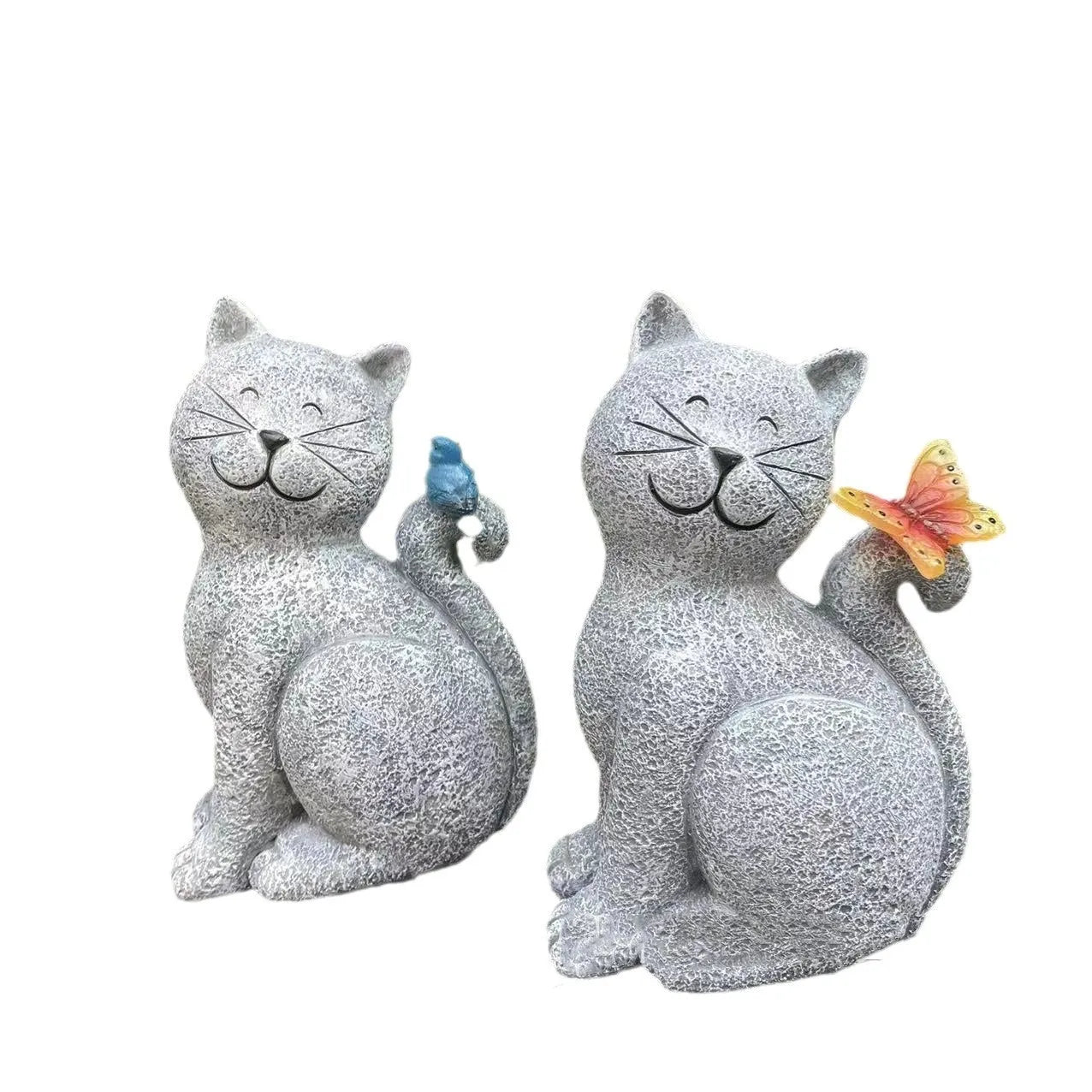Outdoor solar lamp with cute kitten ornament in plastic and resin, 14x9x21cm, placed in garden setting