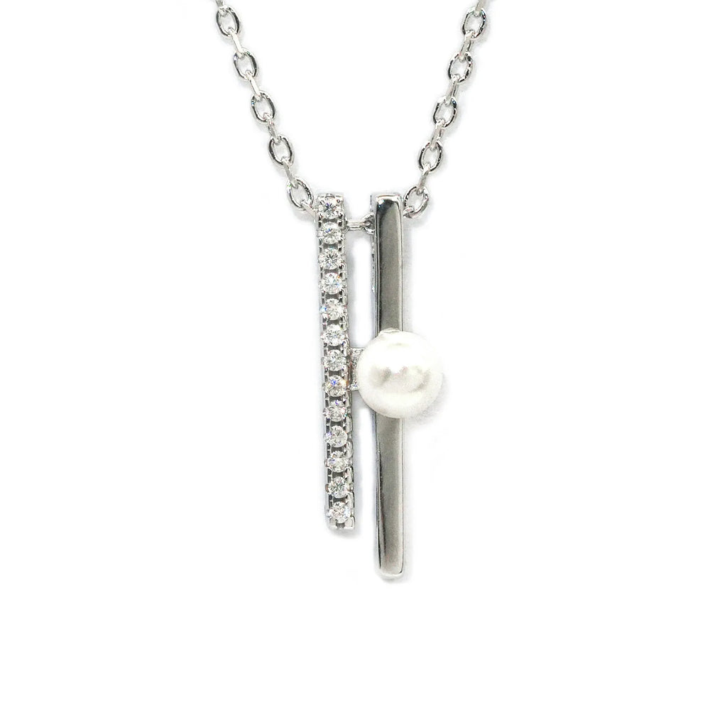 Silver pendant necklace for women with vertical pattern beads in white gold colour