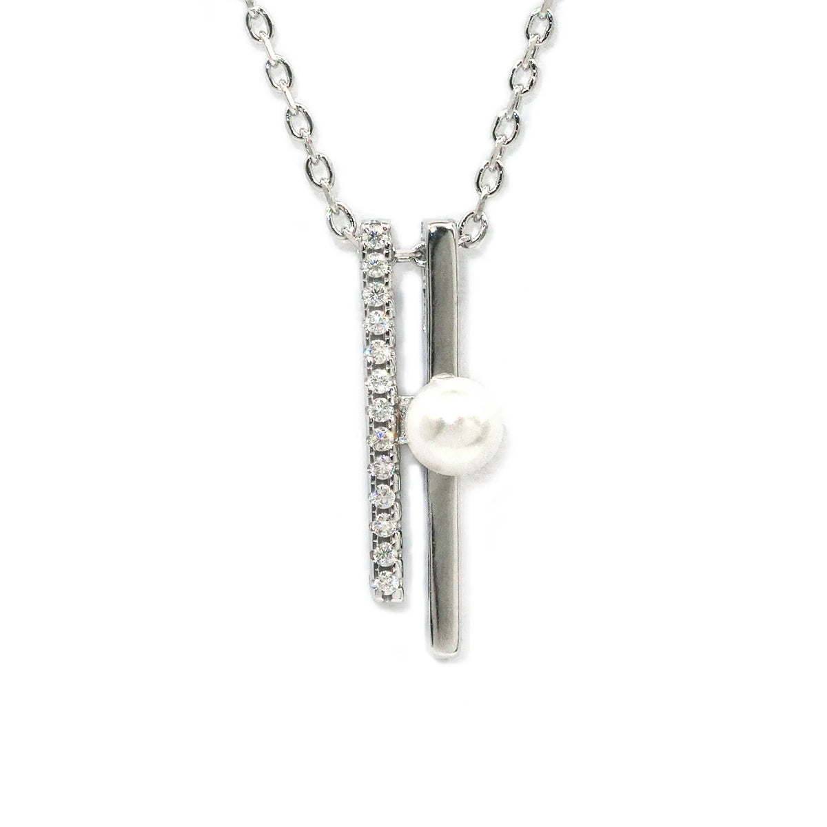 Silver pendant necklace for women with vertical pattern beads in white gold colour