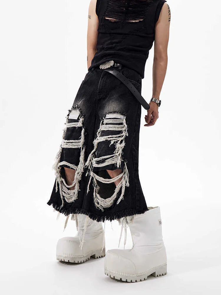 Black women's cropped wide-leg jeans with a mid-high waist and relaxed fit.