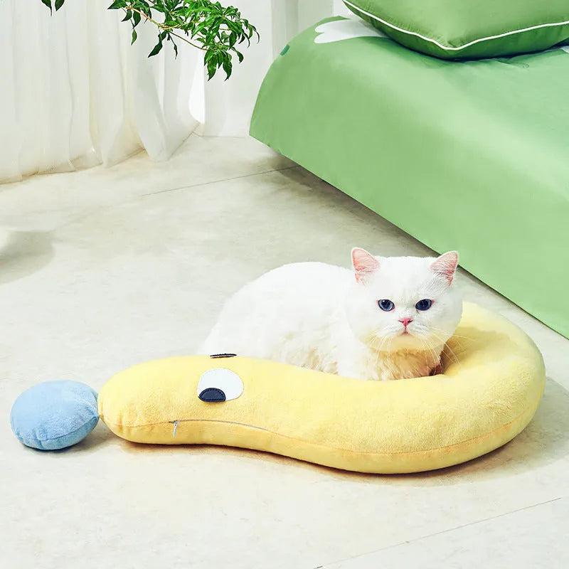 Blue pet cushion measuring 62cm by 39cm for cats and dogs