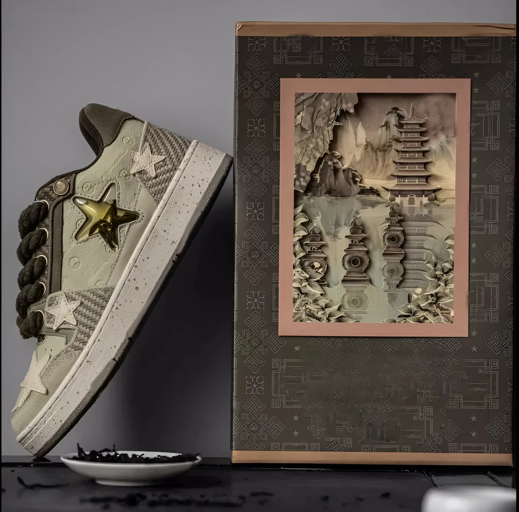 Green low-top casual shoes with star pattern stitching and thick rubber sole.