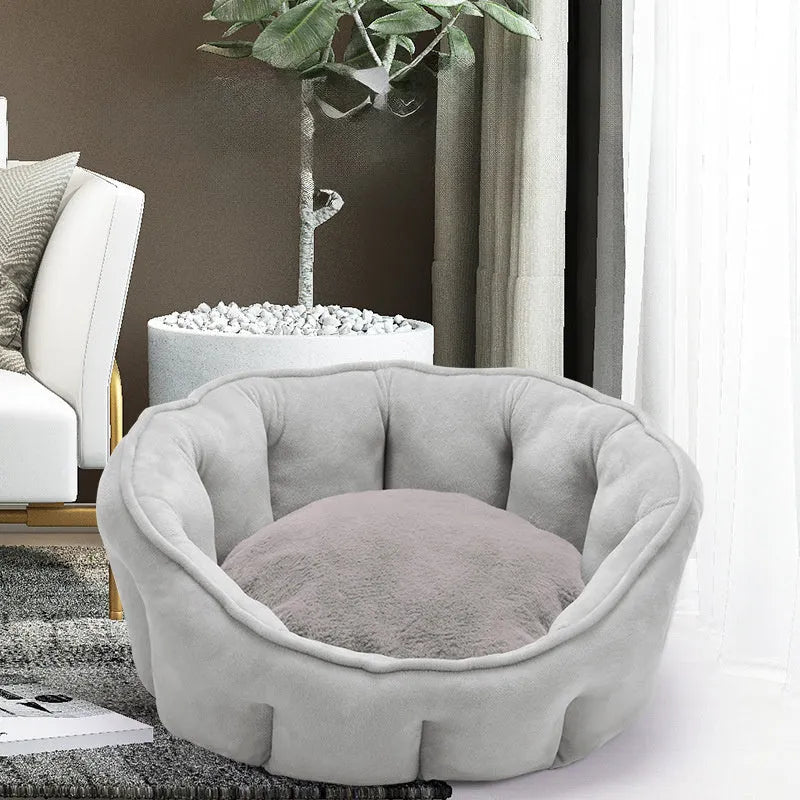 Grey plush cat kennel with an integrated hammock, showing soft interior and dimensions of 46cm wide.