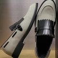 Men's denim tassel loafer shoes with pointed toe, flat heel and low-cut shaft, in gray or green.