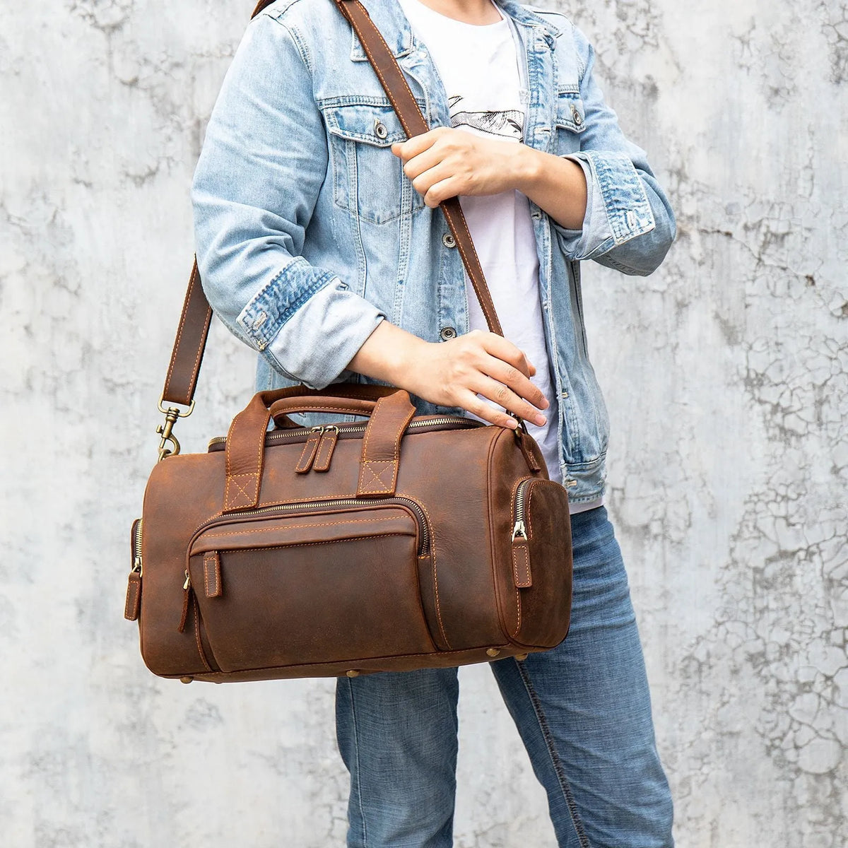 Handmade retro leather holdall 41x19.5x24cm in coffee with soft shoulder strap and multiple zip pockets