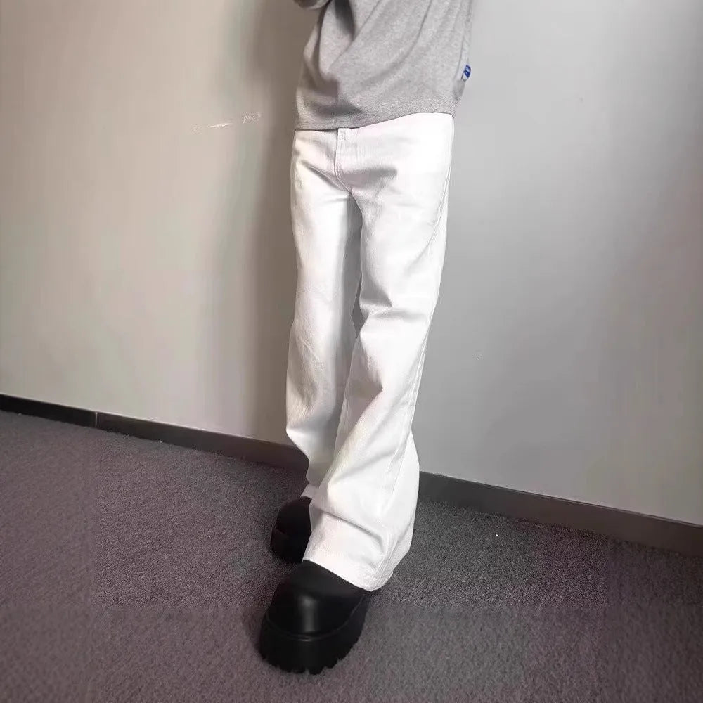 Men's white straight-leg wide-leg jeans on a mid-waist with a zipper fly