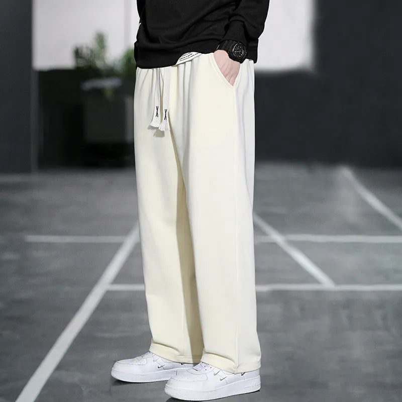 Men's casual sports trousers in high-waist design with multiple pockets in bamboo fibre blend fabric