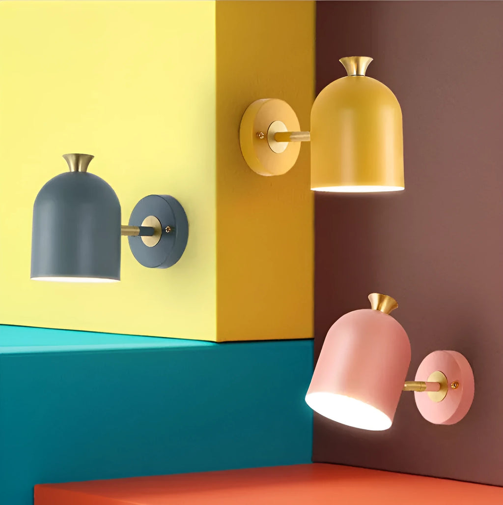 Single-head aluminium wall lamp with mirror front in blue light colour option.
