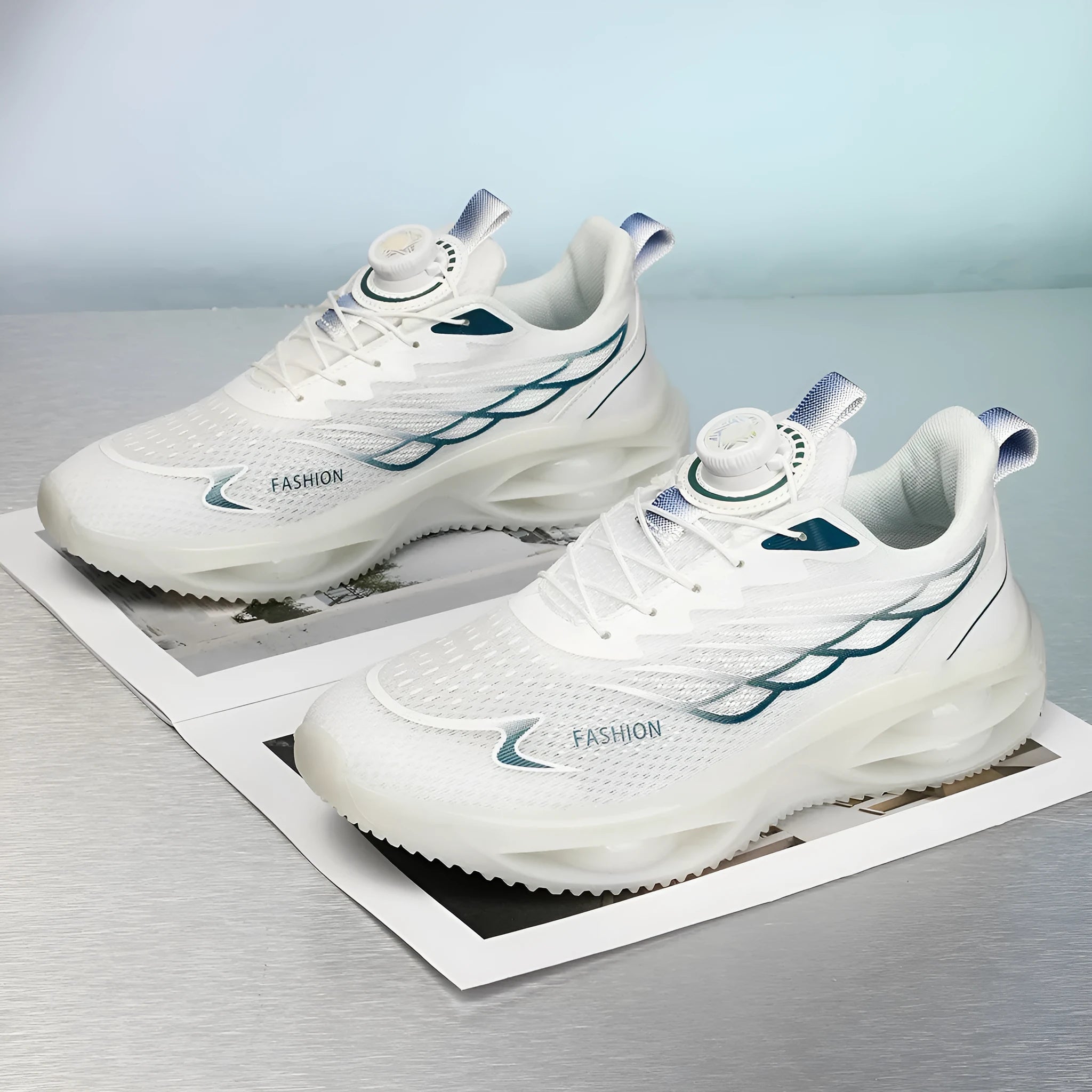 Casual running shoes with mesh upper and rubber sole in three colour options
