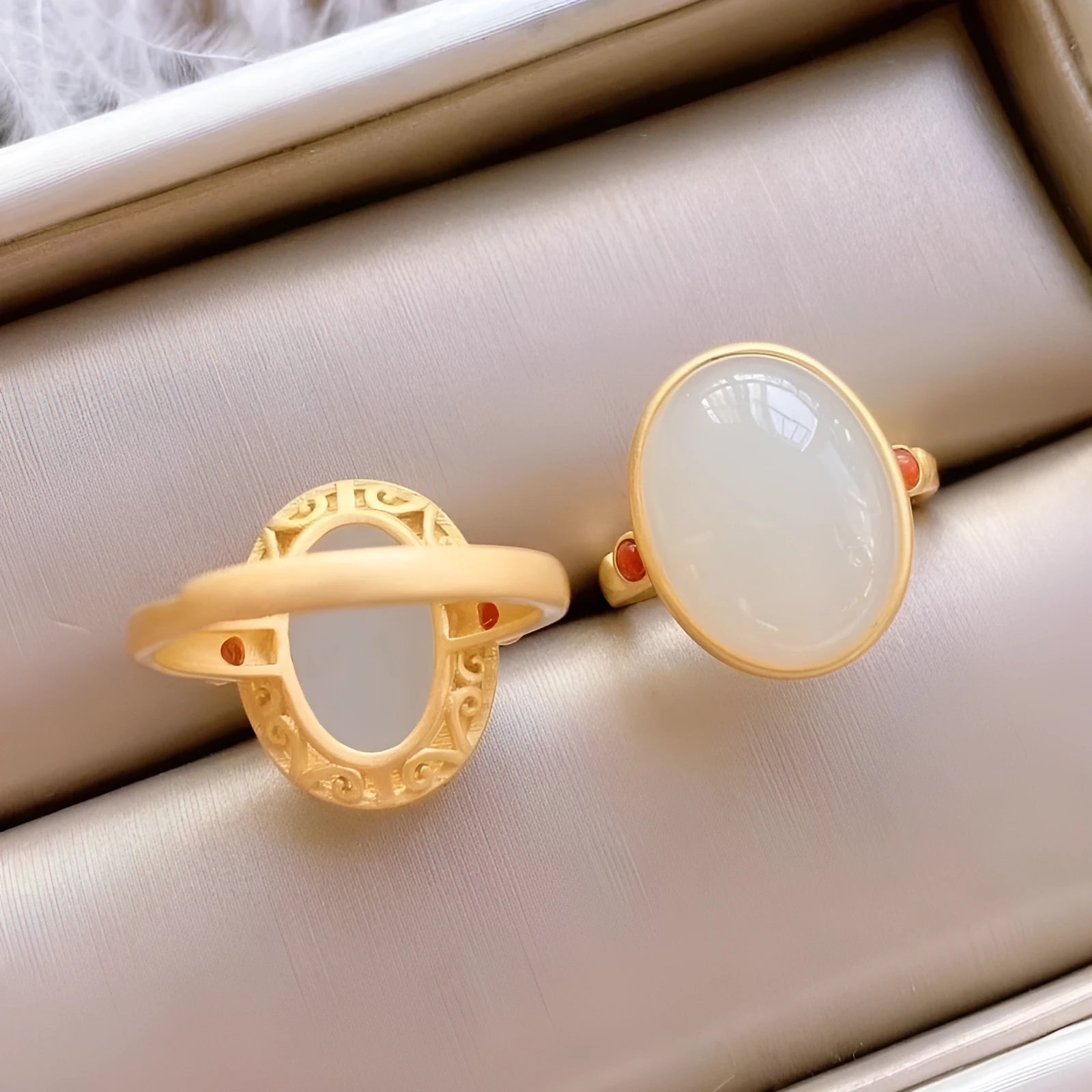 White electroplated copper ring with gilding and inlaid hetian jade egg noodle design for women