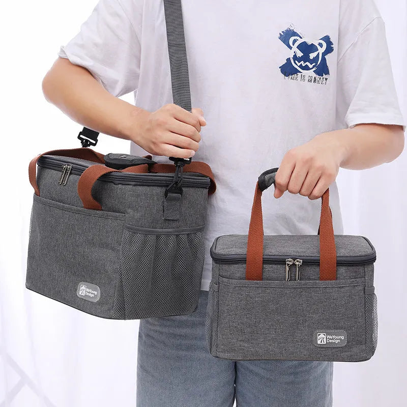 Insulated crossbody picnic bag in Oxford cloth with ice pack compartment and shoulder strap