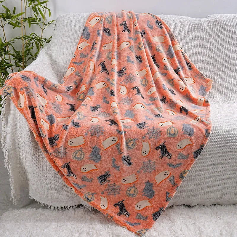 Cartoon-style flannel blanket for child beds and air conditioner covering in multiple colours