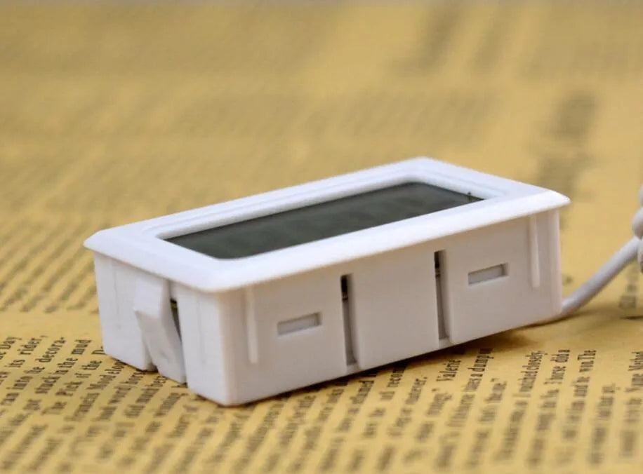 Digital thermometer for aquarium fish tank measuring water temperature with clear display