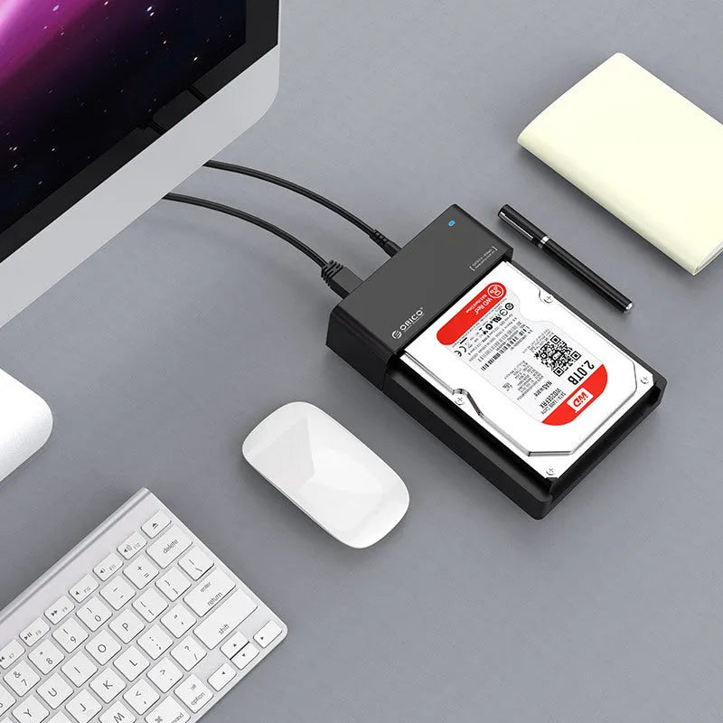Black plastic hard disk enclosure case for 2.5-inch and 3.5-inch SATA hard drives with data cable