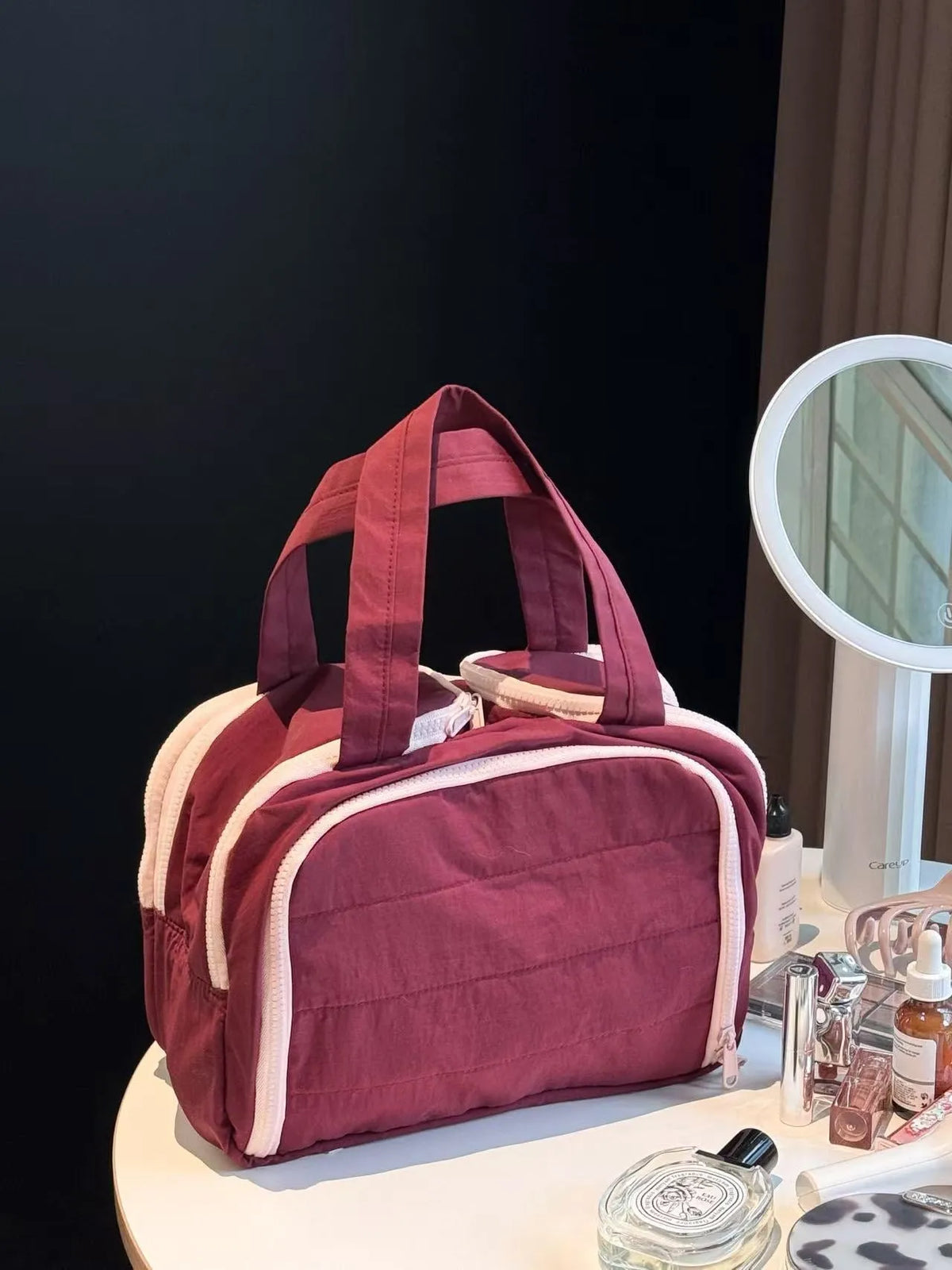 Lightweight plaid partition storage travel bag with waterproof nylon lining, dimensions 31x19x21cm