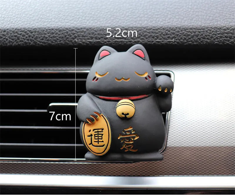 Resin fortune cat car vent aromatherapy clip in black or white colour options