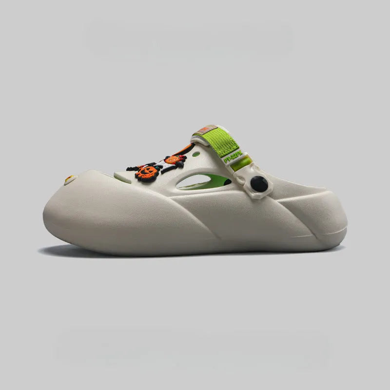 Men's grey baotou beach shoes with EVA sole and closed-toe design on a sandy background.