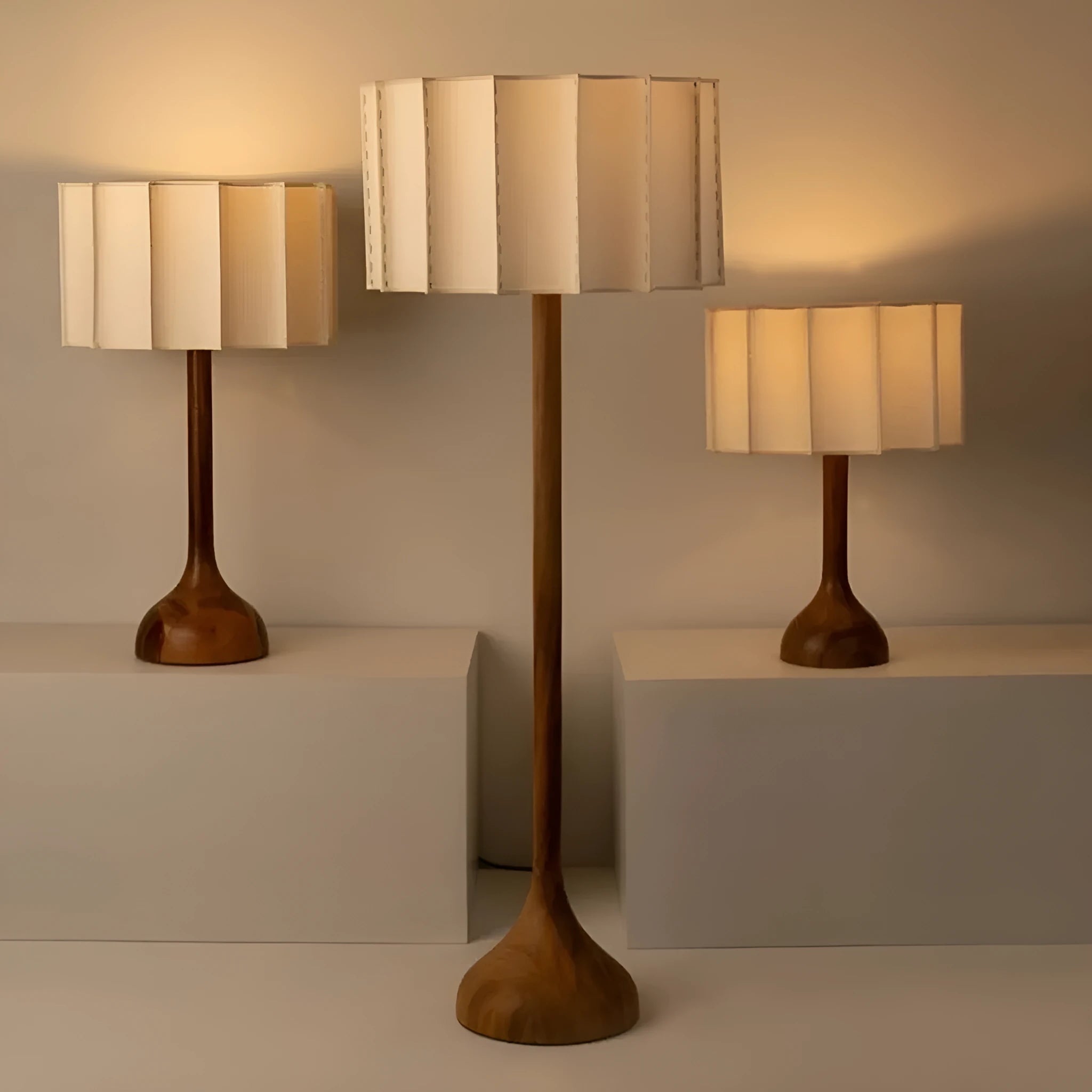Japanese-style solid wood table lamp with three-color light, 32x50cm, for living room
