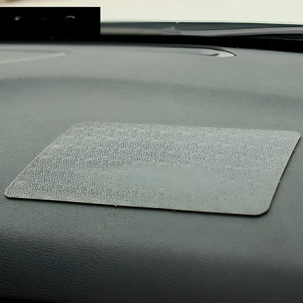 Small mesh non-slip car mat 18x13cm in grid colour on dashboard