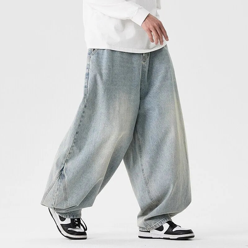 Men's plus size baggy jeans in cotton denim with straight leg opening