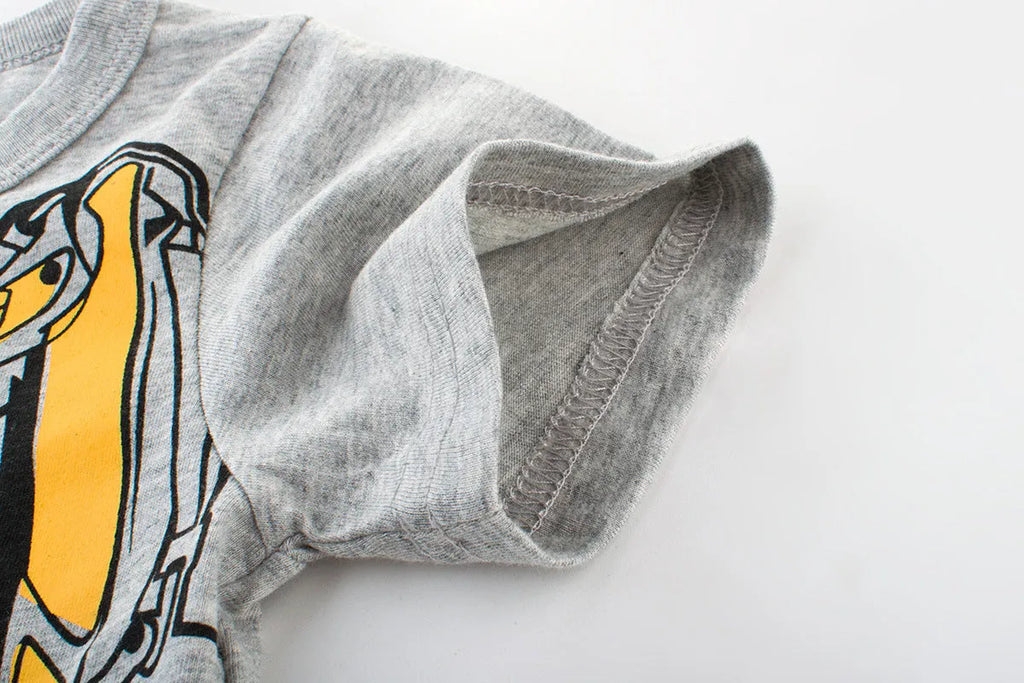 Soft grey children's short sleeve cotton t-shirt with cartoon pattern, round neck, Korean style.