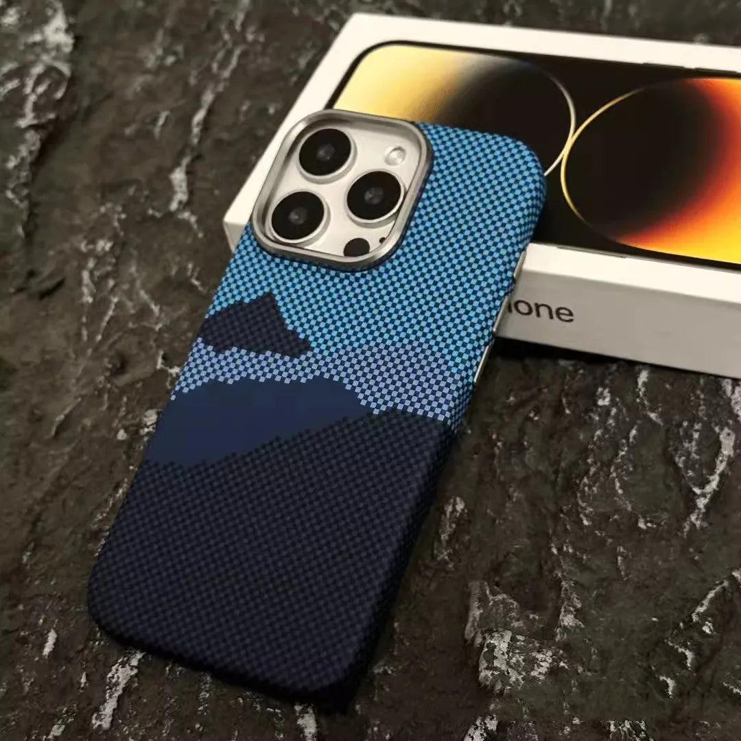 Luminous magnetic PC protective phone case for iPhone 15 Pro Max Alpine black pattern shockproof anti-fall
