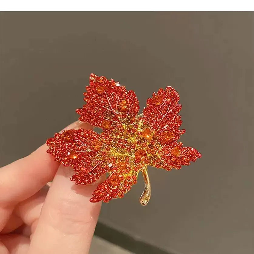 Red alloy full diamond maple leaf brooch for women, fruit-shaped decoration pin on coat