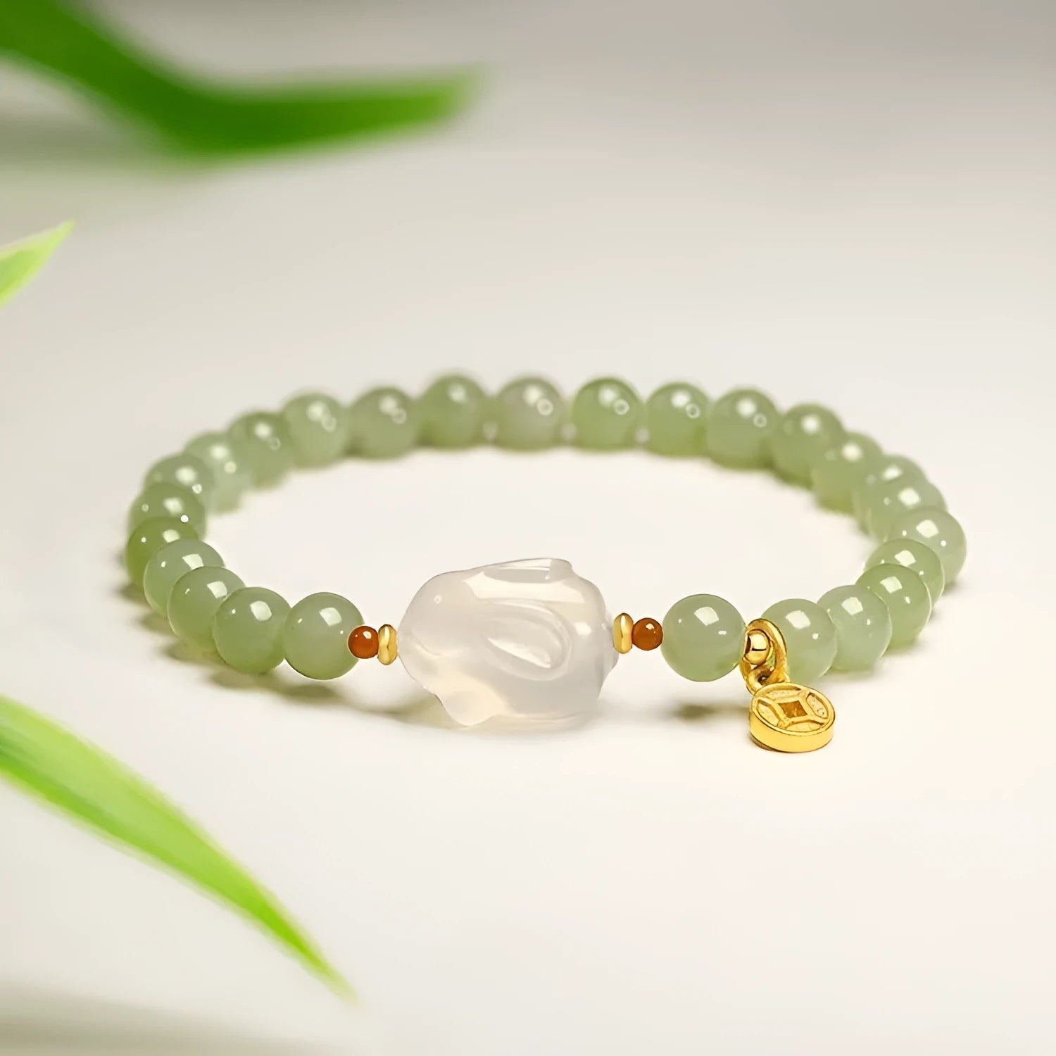 Hetian jade rabbit bracelet for women with animal zodiac design and glass construction