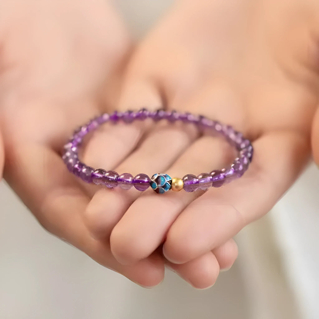 Purple lotus retro bracelet for women made from mixed materials.