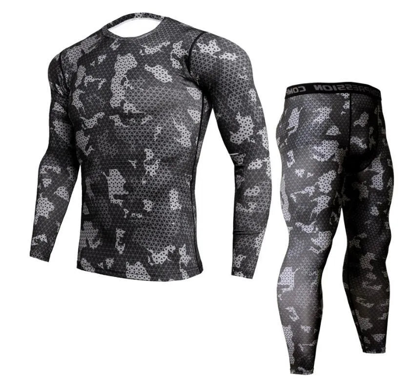 Men's quick drying camouflage fitness suit set with long sleeved tight fitting top and pants in sizes S to 3XL