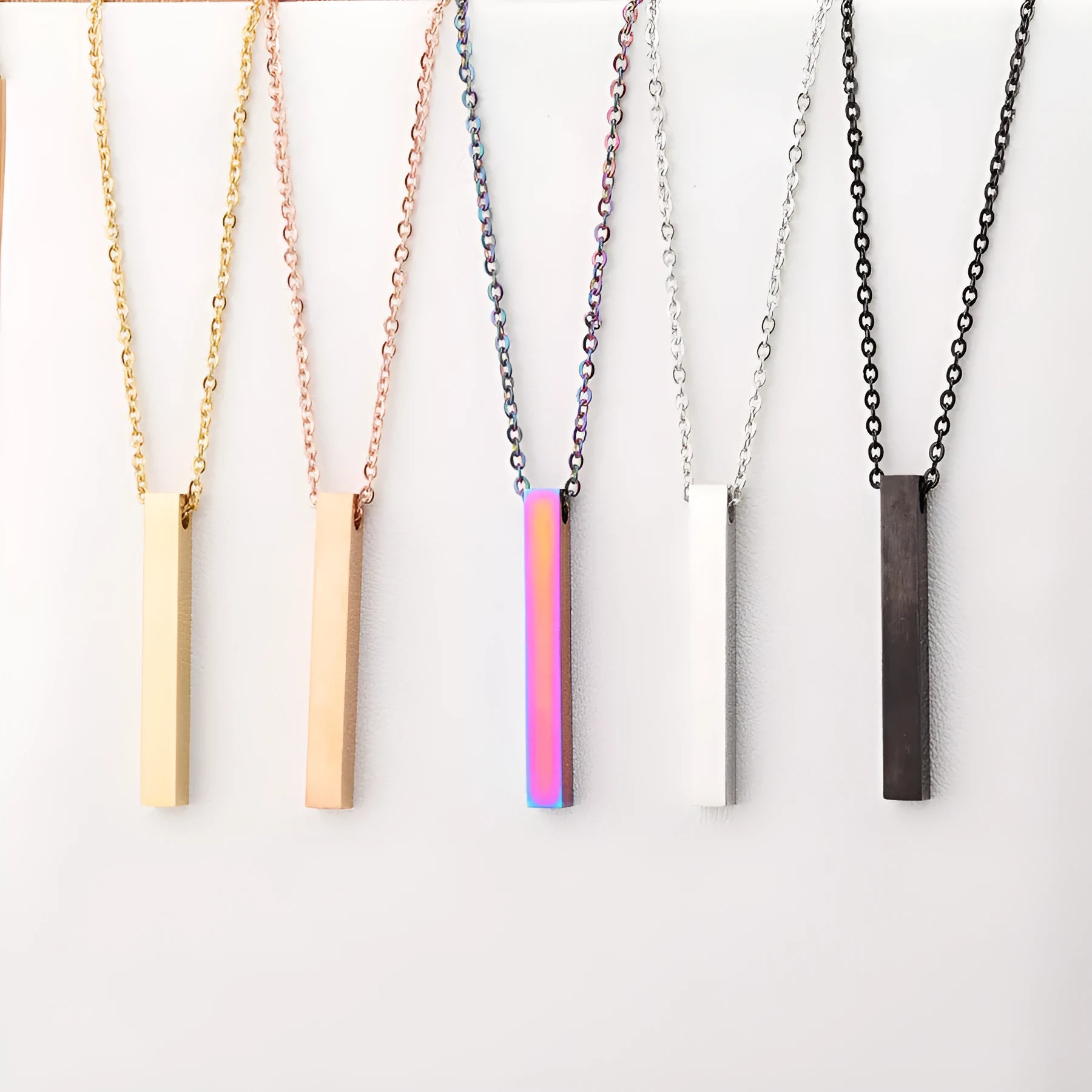 3D engraved bar necklace with stainless steel link chain in gold colour