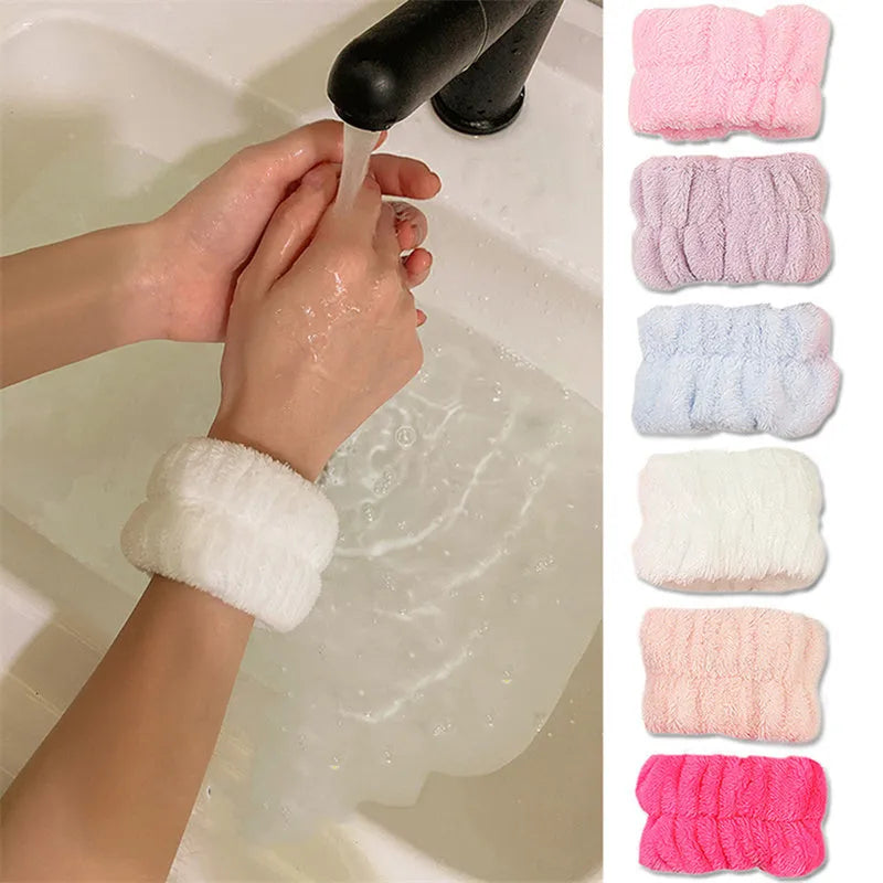 Absorbent wrist washband in coral velvet, high elasticity, plain solid colour for washing face