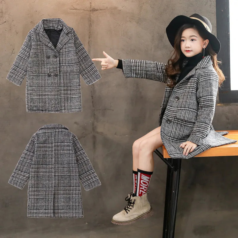 Grey houndstooth check winter coat for girls with a suit collar and long sleeves.
