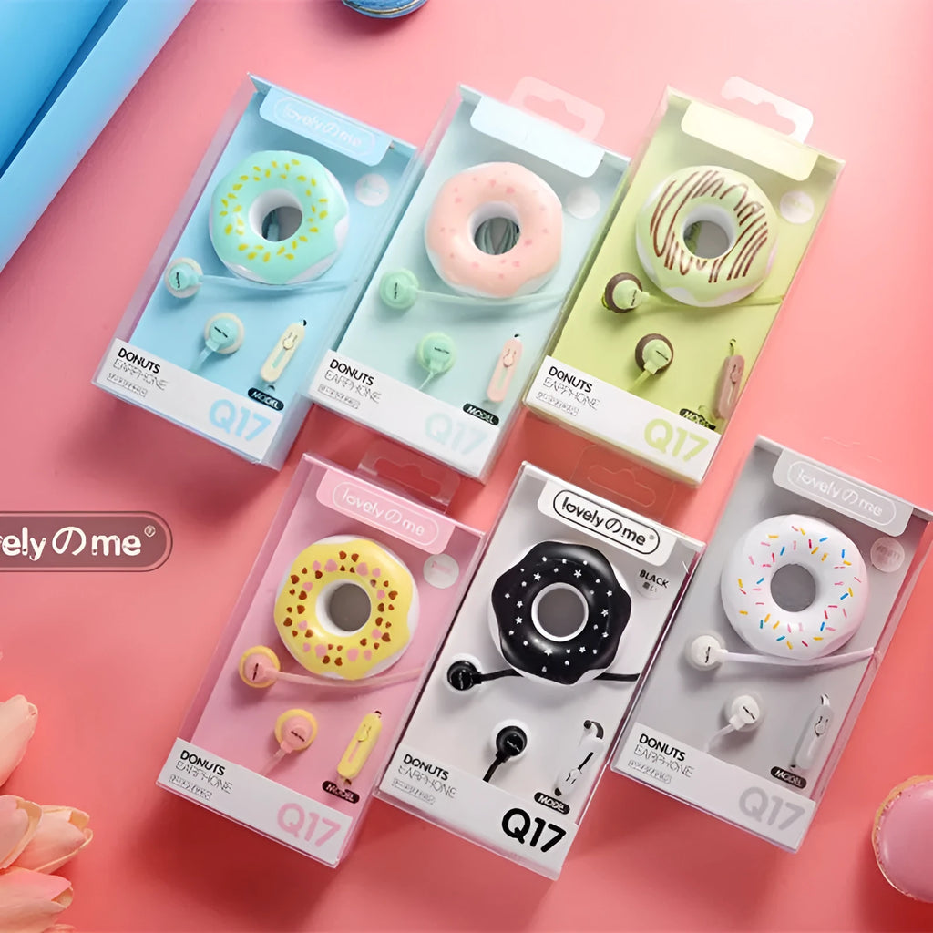 Q17 Macaron Donut Cartoon Earphone in white with green ear cups, over-ear wired headset with 3.5mm plug