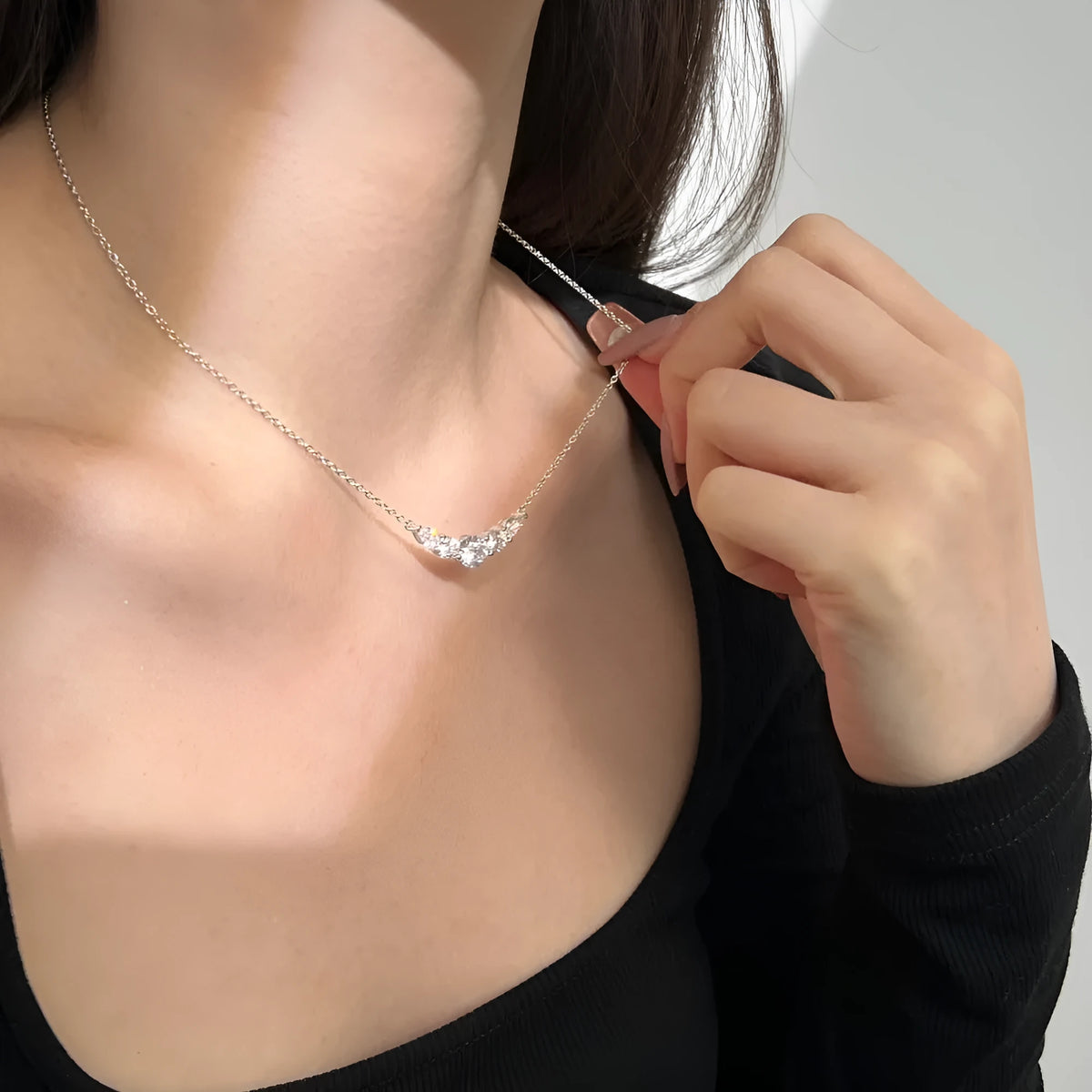 925 silver zircon inlaid women's necklace platinum colour with diamond treatment on white background
