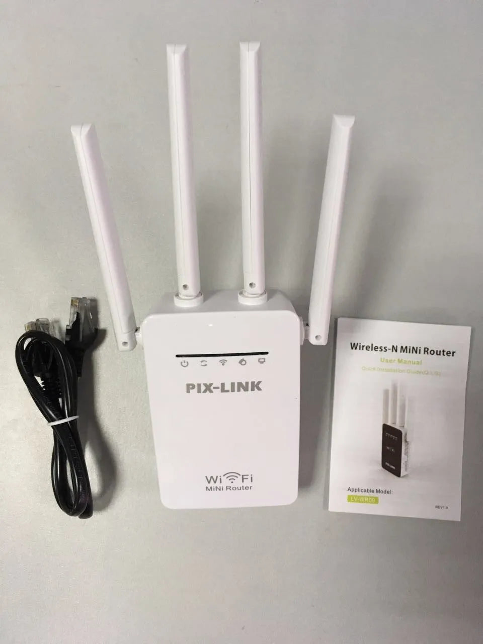 Four antenna white wireless router repeater with 300Mbps speed and lightning protection