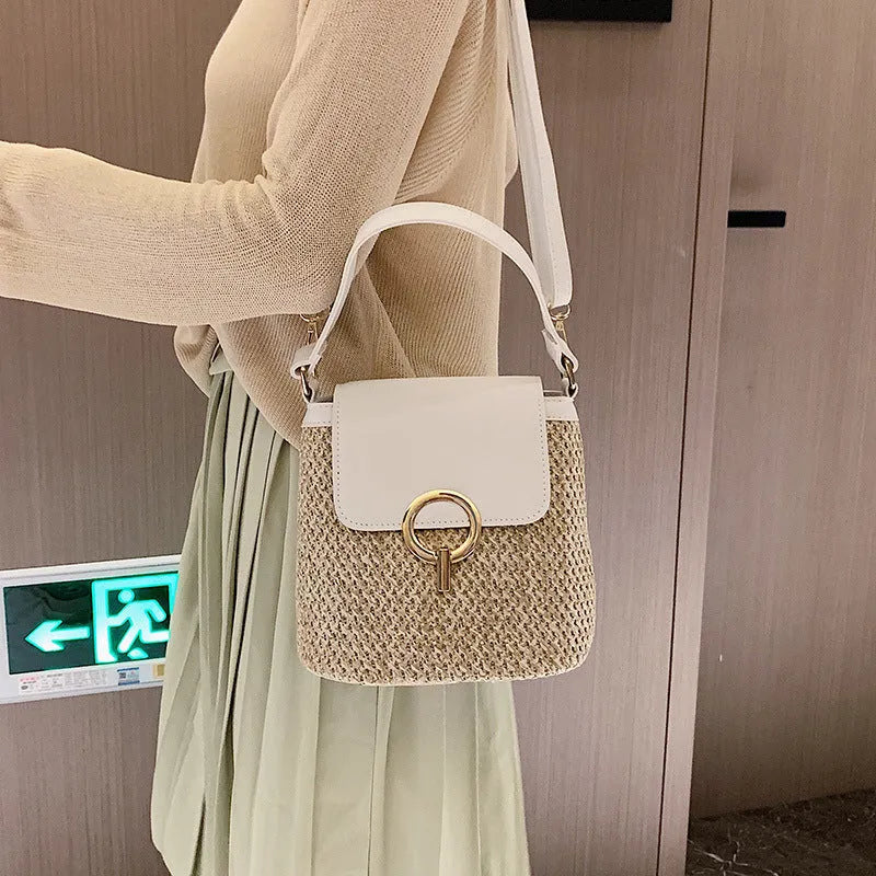 Hand-knitted straw square vertical bucket shoulder bag for women with zipper closure and soft handle