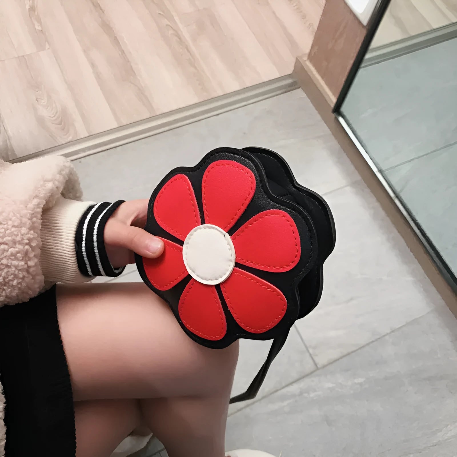 Princess Fashion Flower cute baby accessories shoulder bag in pink, small PU leather with six-petal flower design and zipper closure