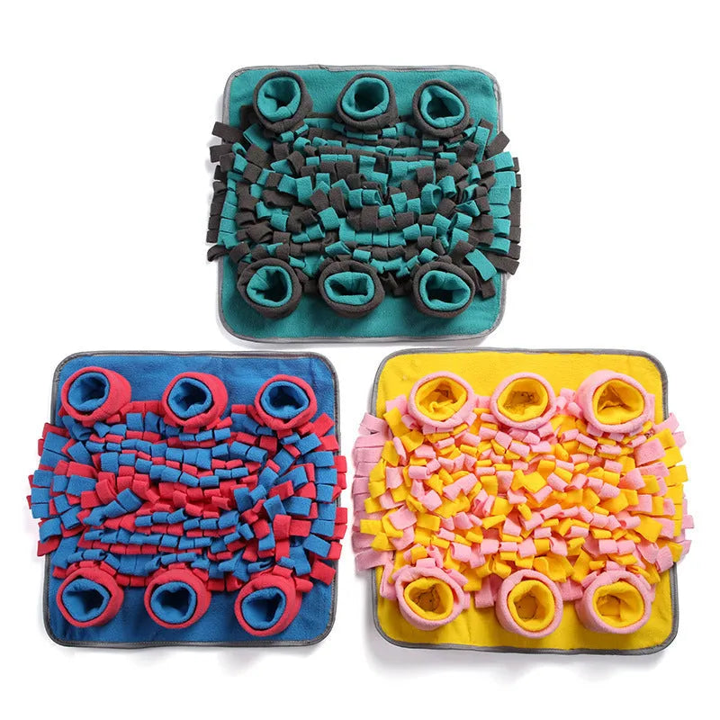 Polar fleece dog sniffing pad 42x42 cm in blue for slow feeding and mental enrichment