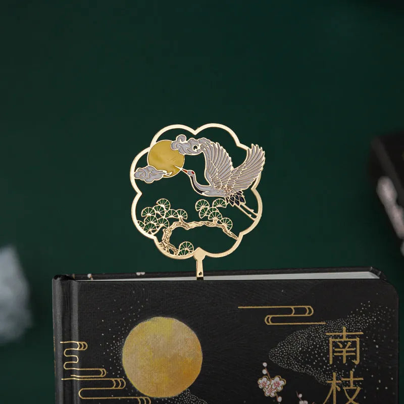Chinese style metal feather pen with sheath and co-ordinated notebook in one of four colour themes.