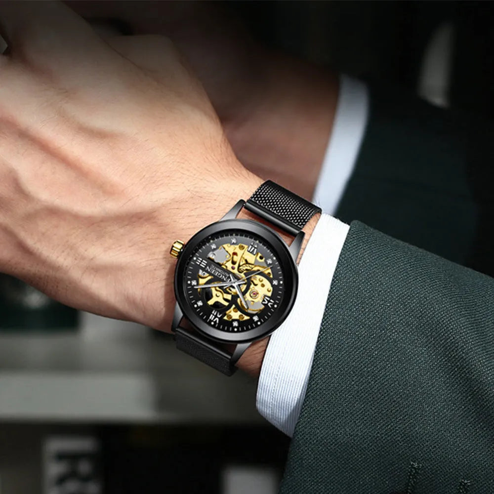 Men's luminous stainless steel mechanical watch with 40mm dial and black dial on golden steel strap