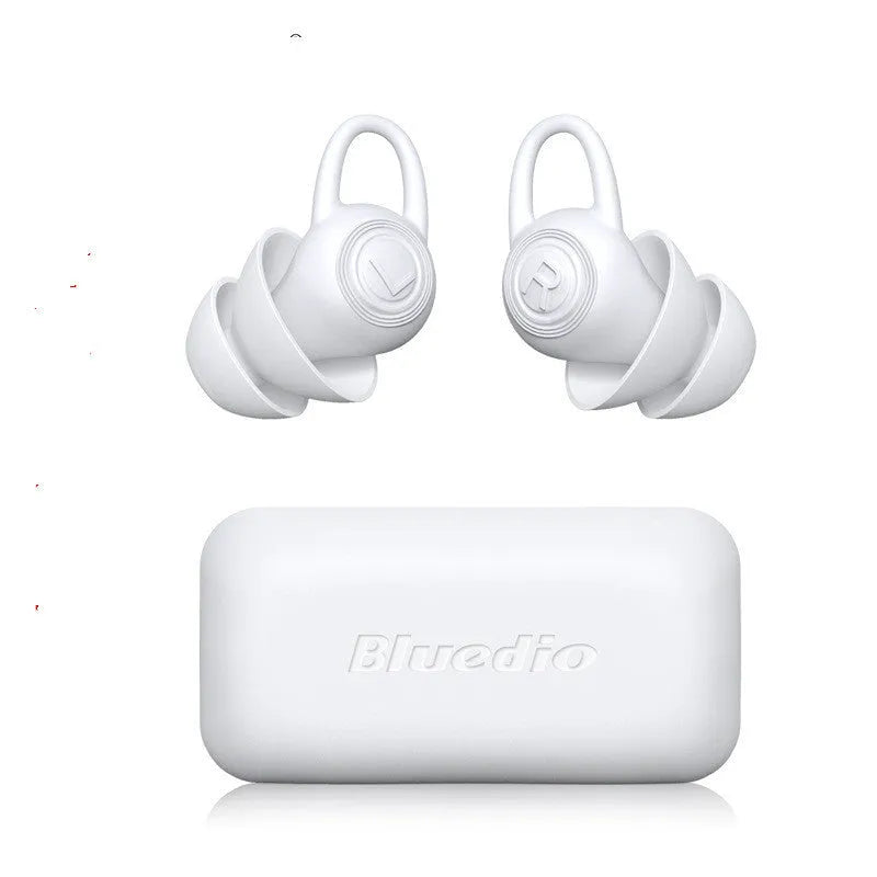 White soft silicone ear plugs for noise reduction with independent packaging