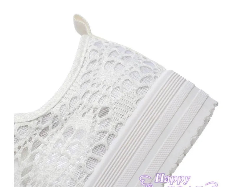 White canvas shoes for women with rubber sole and plain pattern, sizes 35 to 43