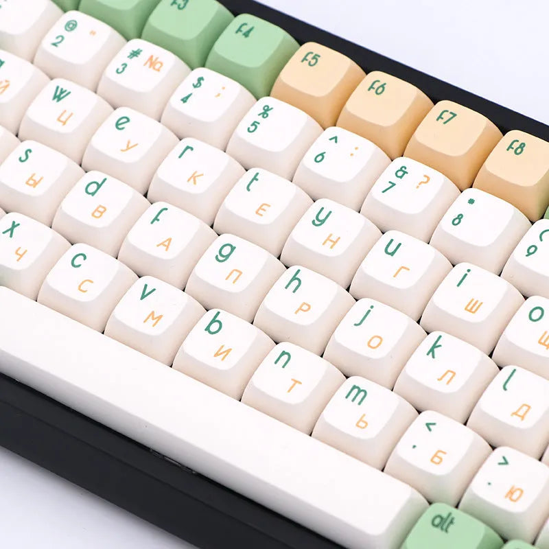 Dye sublimation retro mechanical keyboard with 138 wired USB keys in PG keycap design