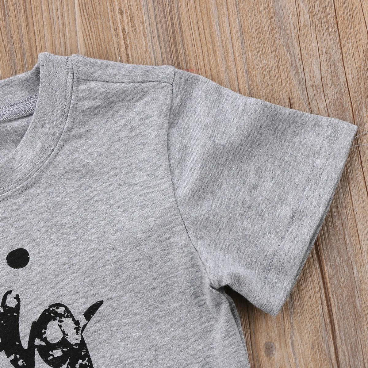 Grey children's cotton t-shirt with brother, sister, or little brother text print.