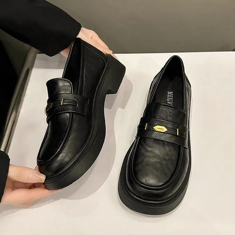 Women's all-match metal commuter soft bottom low top small leather shoes in black with round toe and mid heel