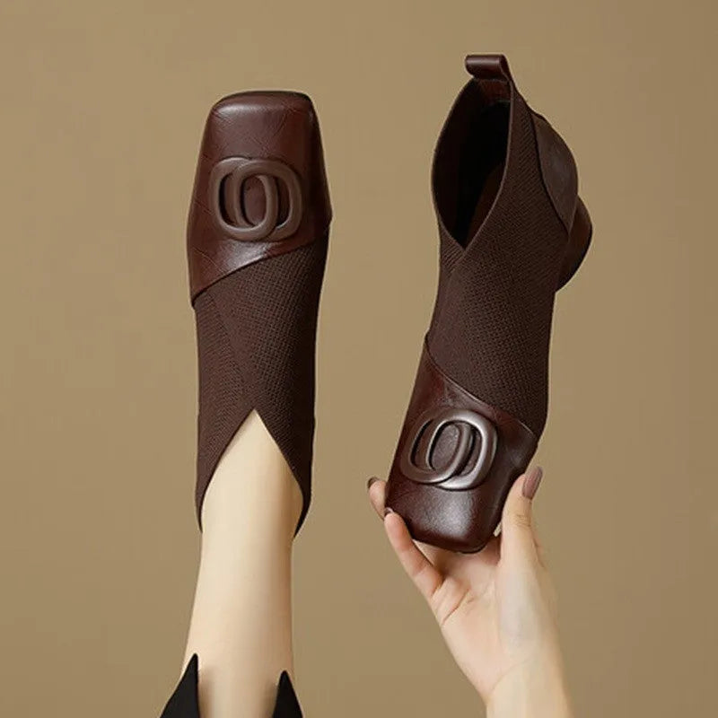 Women's retro chunky heel shoes in black or brown with square toe, 3-5cm medium heel, PU upper and TPR sole.