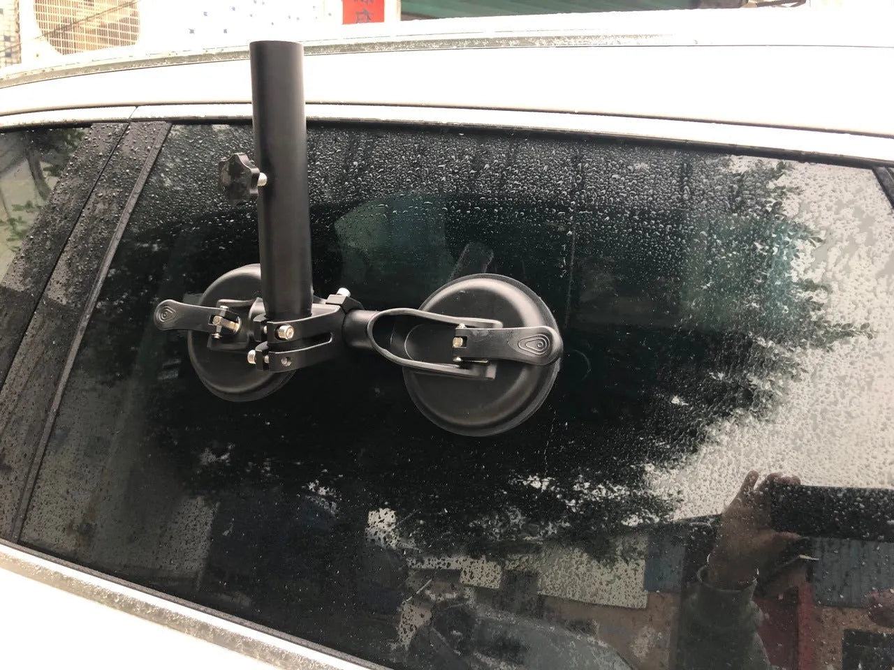 Black car window sucker base with ABS body and rubber disc for flagpole mounting